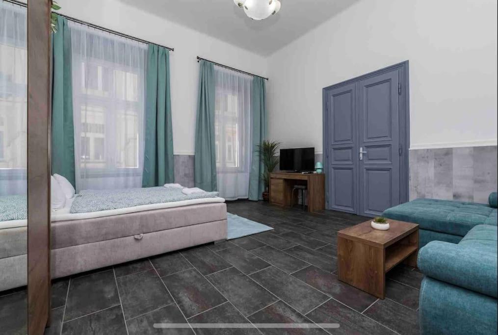 בודפשט D3 Basilica Luxury Spacious Free Parking For 1 Car מראה חיצוני תמונה